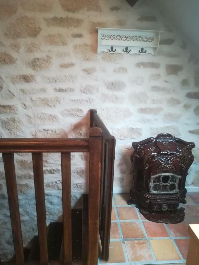 Le Charme De La Pierre Appartement Echarcon Buitenkant foto